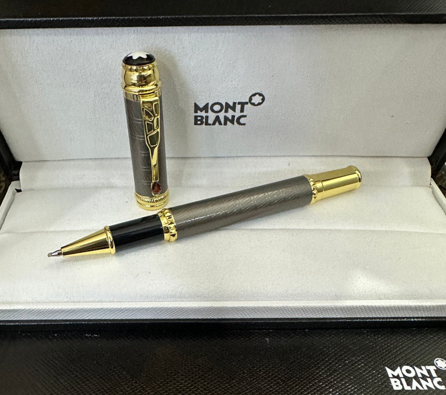 Replicas Montblanc Scipione Borghese Rollerball Pen Gray & Gold